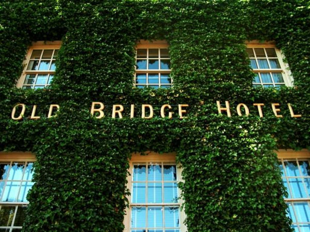 The Old Bridge Hotel Huntingdon Exterior photo